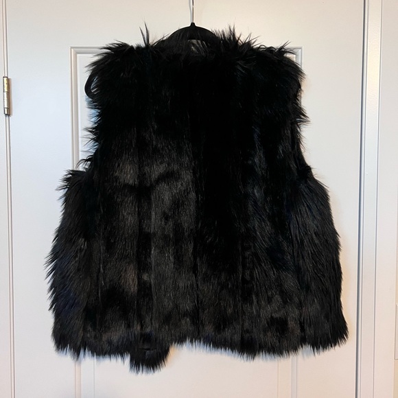 TOPSHOP Faux Fur Vest - Picture 3 of 4